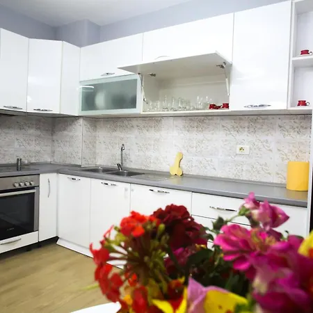 Muret Mistike * Tirana